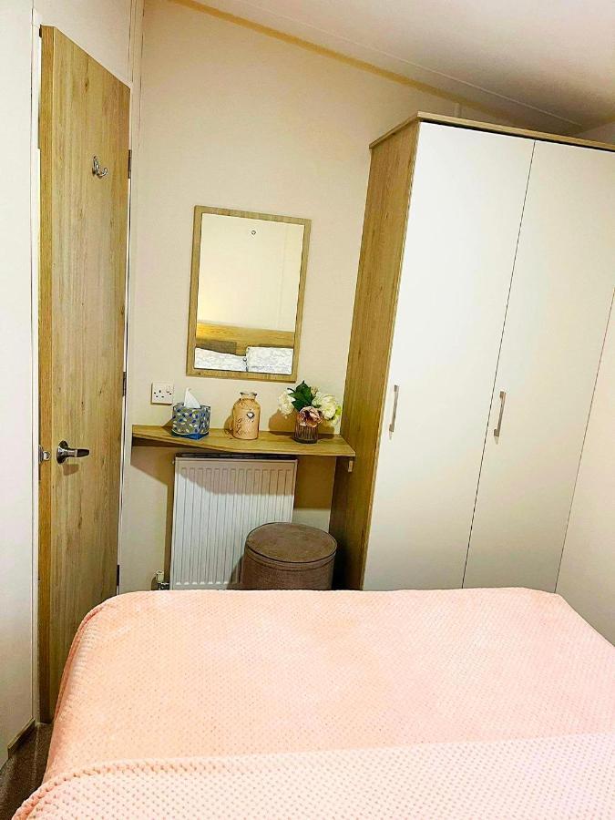 The Sunflower Luxury Caravan At Tattersall Lakes Hotell Tattershall Eksteriør bilde