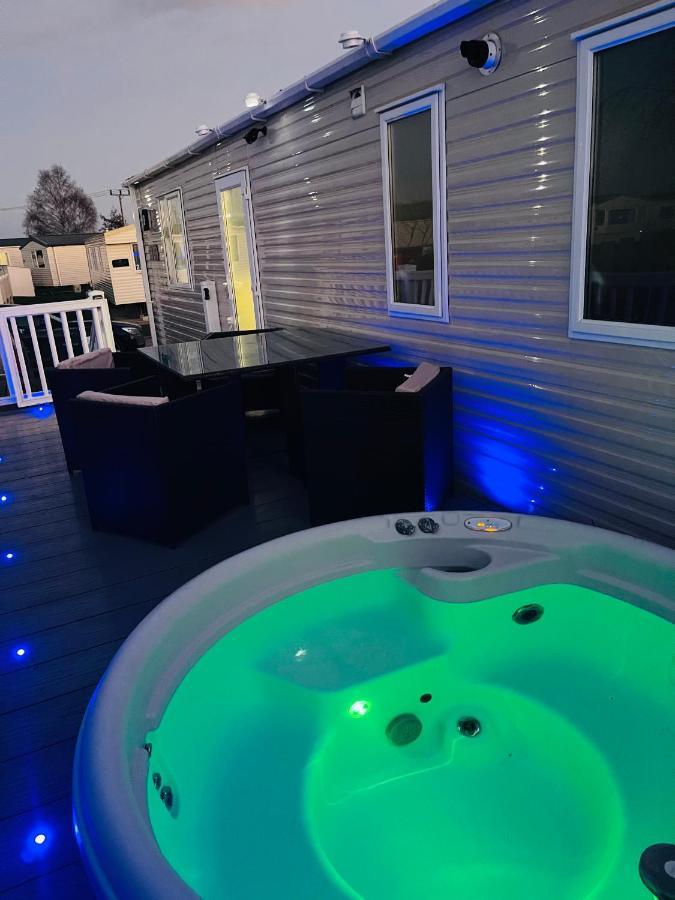The Sunflower Luxury Caravan At Tattersall Lakes Hotell Tattershall Eksteriør bilde